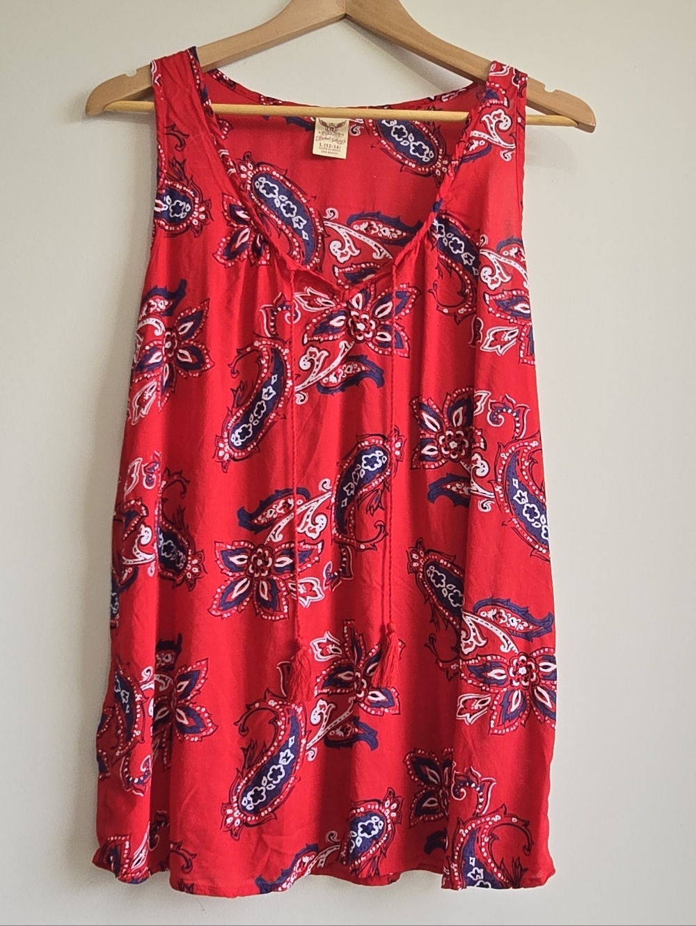 Faded Glory Red Paisley Top Size L